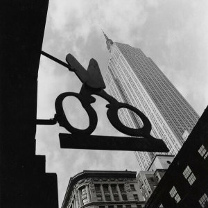Edmund Vincent Gillon - [Looking up at the Empire State Building], 1970-2000