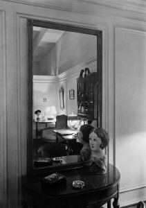 Samuel Herman Gottscho - Ferle Heller, East 46th Street, NYC. Detail of show room, 1931