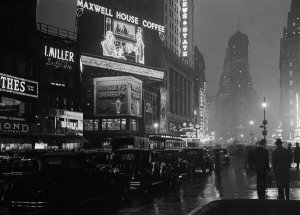 Samuel Herman Gottscho - Times Square at night, 1932