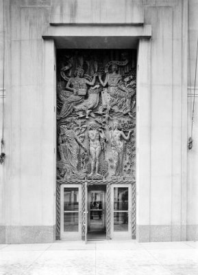 Samuel Herman Gottscho - Rockefeller Center. French building entrance detail, 1934