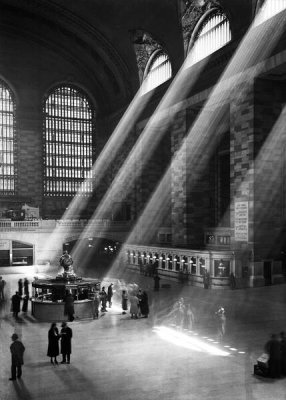 Wurts Bros. - [Interior of Grand Central Station], ca. 1940